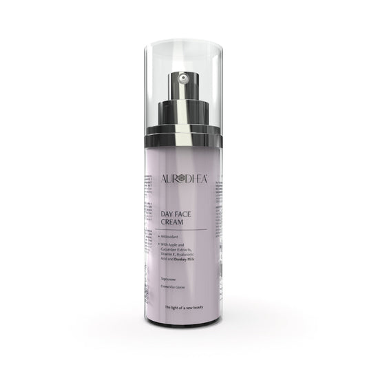 CRÈME DE JOUR SUPER HYDRATANTE, CLARIFIANTE,  EFFET VELOUR (idéale pour tout type de peau)